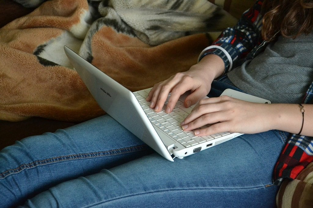Effective branding through multimedia storytelling 